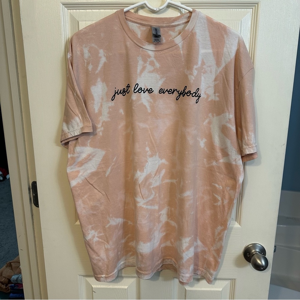 Gildan Softstyle Peach Tie-Dye t-shirt, size XL